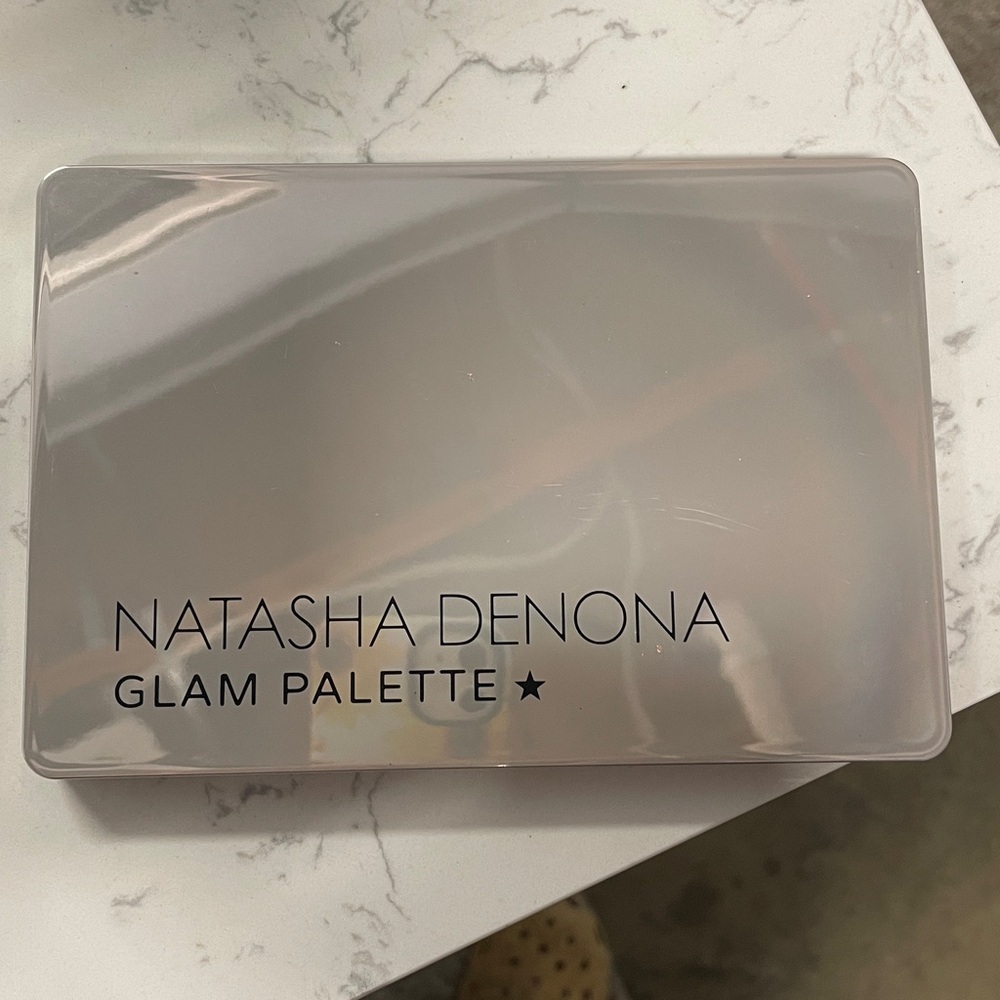 Natasha Denona Retro and Glam palette. - Picture 5 of 8